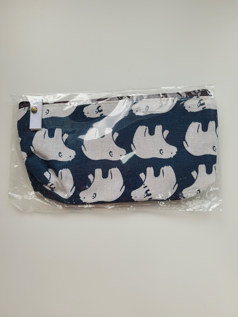 🎁 Free with purchase of $25+ / Navy Polar Bear Print Pouch